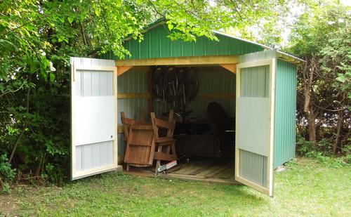  building of a backyard shed measuring 8.5 x 10 foot (2.5 x 3 meters