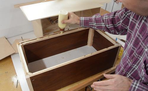 Making a storage box from thin recycled plywood