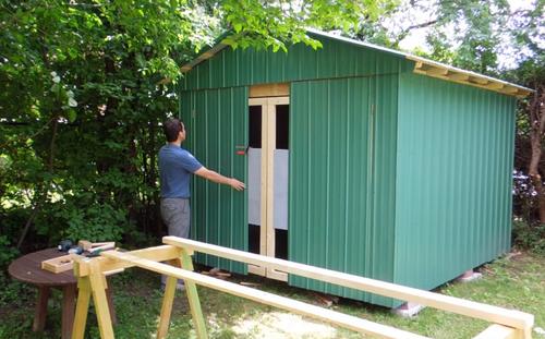 how to make a fold-down workbench how-tos diy