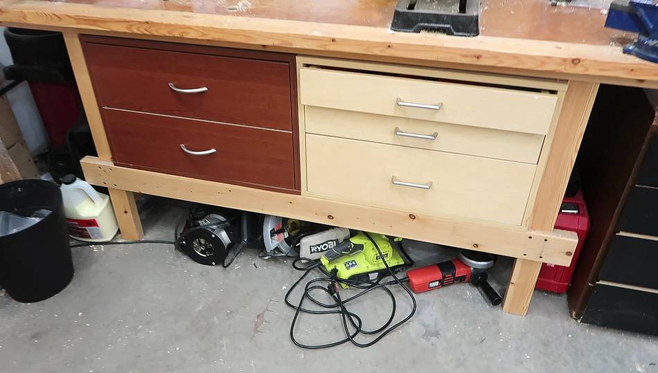 Under-workbench rolling drawer